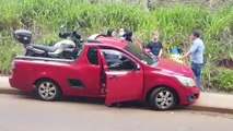 Condutor bate o carro no meio-fio após sofrer crise convulsiva no Bairro XIV de Novembro