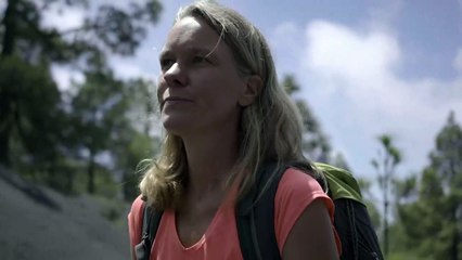 الانفجار البركاني في لاس بالماس يجذب السياح إلى الجزيرة الإسبانية