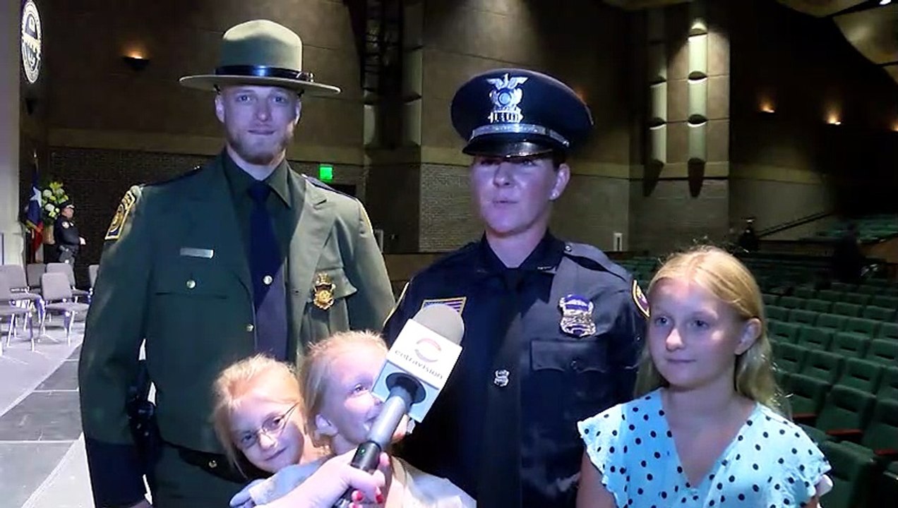 Juramento de nuevos oficiales de policía de la Ciudad de Laredo