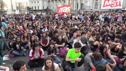 Estudiantes de Argentina recuerdan en las calles la "Noche de los Lápices"