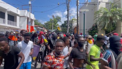 Video herunterladen: Tensión se agudiza en Haití con saqueos y violentas protestas contra el Gobierno