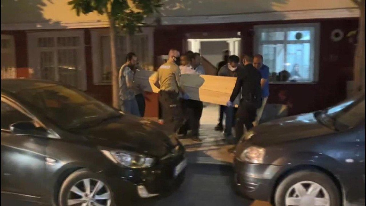 On gündür haber alınamıyordu; Evinde halıya sarılı halde ölü bulundu