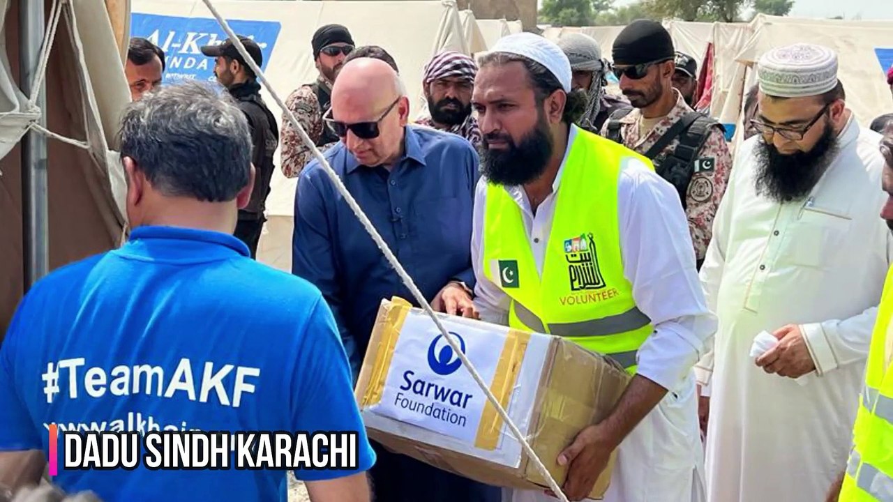 Ch Mohammed Sarwar at Dadu To Distribute Ration