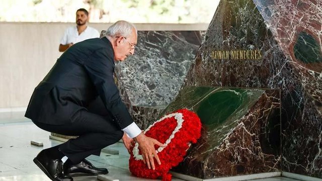 Kılıçdaroğlu, Özal ve Menderes’in anıt mezarlarını ziyaret etti