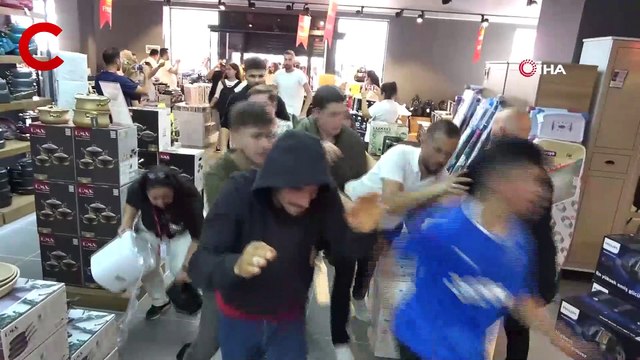 Ordu'da açılışa özel fiyatlarla ürün satan mağazada izdiham meydana geldi