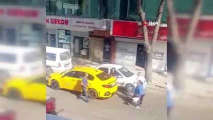 Ücretini isteyen taksiciye öldüresiye dayak