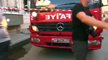 Muhabire polisten yumruk ve tekmeli saldırı