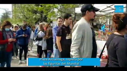 Una plaza repleta en La Plata por las figuritas del Mundial