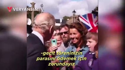 Kral Charles'a geçit töreninde protesto...