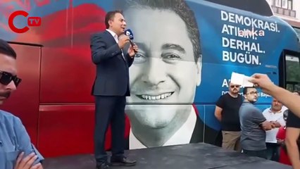 CEBİNDEKİ 5 TL’Yİ ÇIKARIP BABACAN’A UZATAN ELAZIĞLI VATANDAŞ: “BUNU DA KENDİSİNE İADE EDİYORUM ALSIN AKP YESİN BUNU"