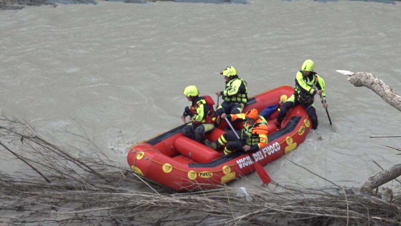 Maltempo Marche, operazioni di ricerca dispersi lungo il fiume Nevola (17.09.22)