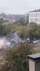 Navijači divljalju u Bulevaru Oslobođenja: Topovski udari pršte na sve strane