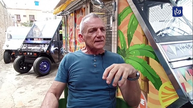 مخرج فنزولي يبتكر مركبة تعمل بالطاقة الشمسية