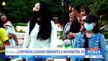 Otros 50 migrantes llegan a las puertas de la residencia de Kamala Harris en Washington
