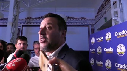 Salvini attacca Draghi: "Trovi i soldi invece di parlare di pupazzi"