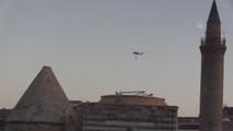 Son dakika haber: 35. Ahilik Haftası kapanış töreninde Jandarma Genel Komutanlığı Çelik Kanatlar helikopter gösterisi gerçekleştirildi