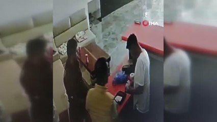 Son dakika haberi! Ankara'da kılıçlı ve silahlı soygun kamerada