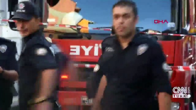 Yangın haberinde çekim yapan DHA muhabirine polisten saldırı