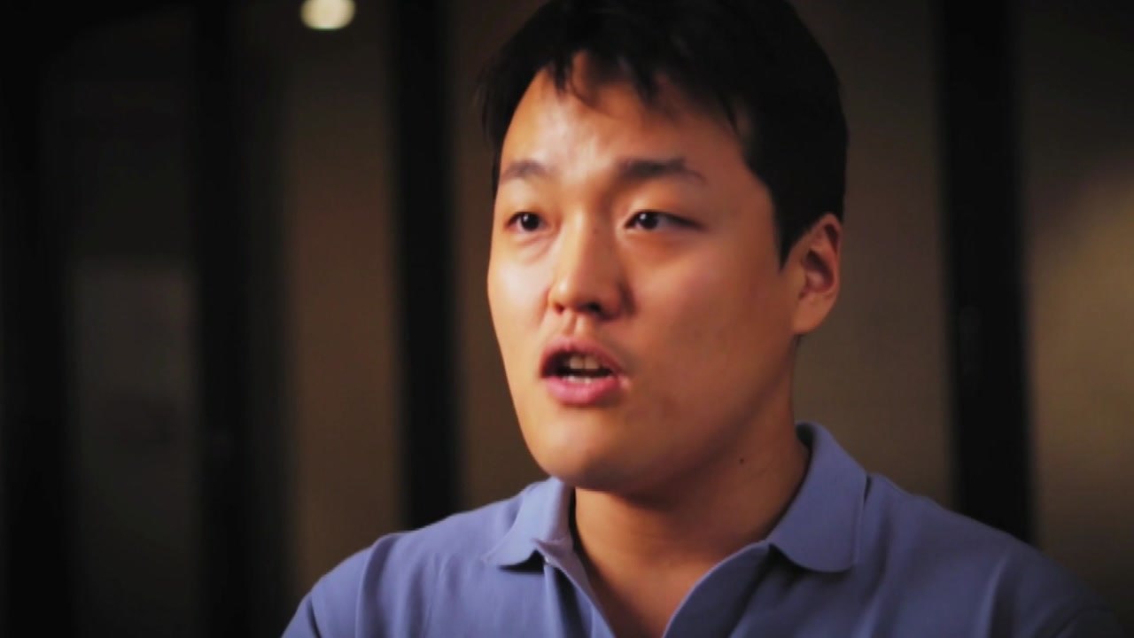 테라 권도형, '현재 싱가포르에 없다' 발표에 "도주 중 아냐" / YTN
