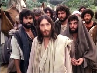 Cena Impactante de Jesus ressuscitando Lazaro! - Filme Jesus de Nazaré