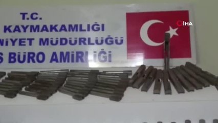 Son dakika haberleri... Eyüpsultan'da polisin durdurduğu araçtan silah malzemeleri çıktı