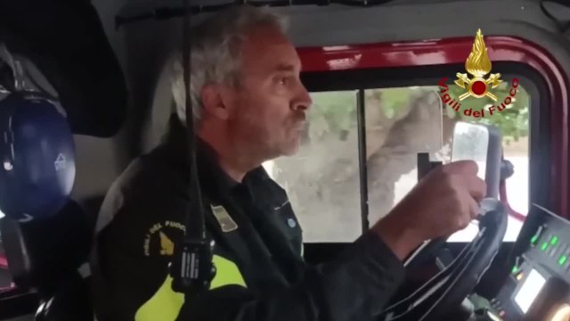 Maltempo nelle Marche, coppia di 90enni soccorsa dai vigili del fuoco