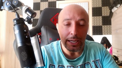 Anna Falchi perde le staffe con due colleghi, cosa è successo