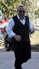 KPSS'ye giren kızının kimliğini son anda yetiştiren baba alkışlarla karşılandı