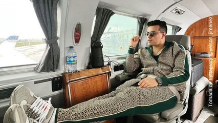 La picante propuesta que recibió Yeison Jiménez por video en su avión