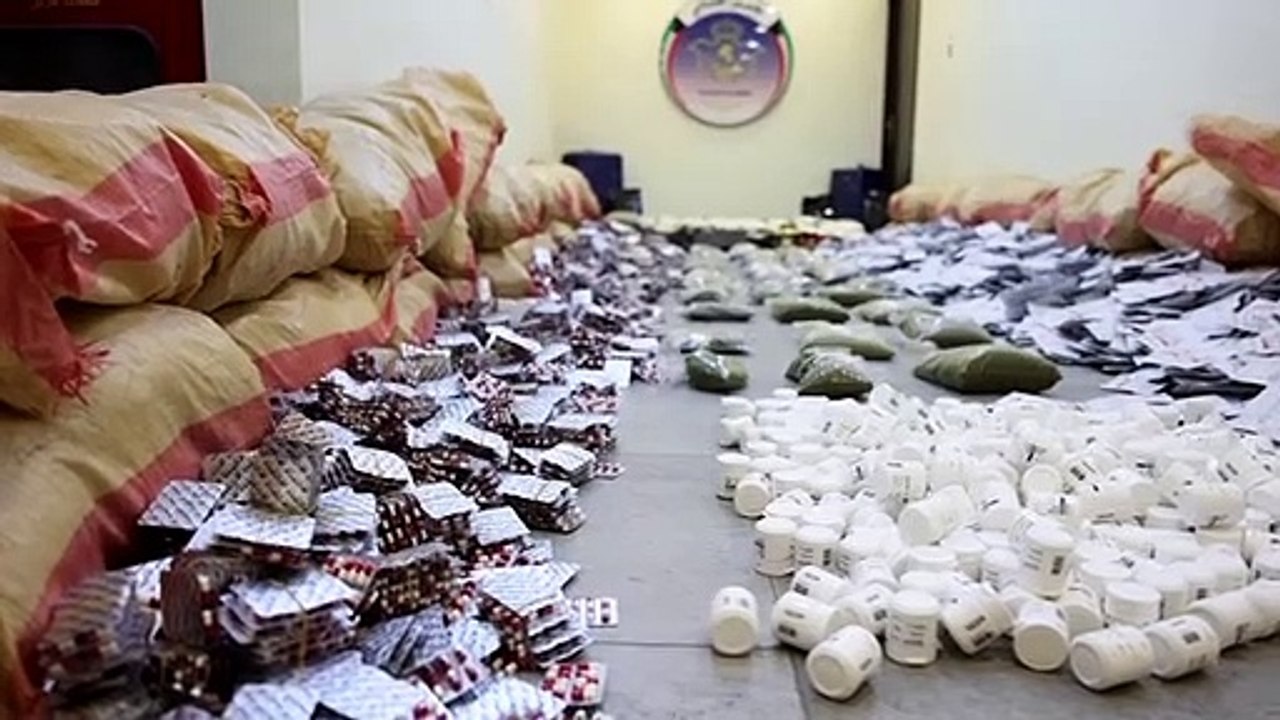 ضبط مخدرات وحبوب تقدر قيمتها السوقية بأكثر من 3...