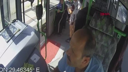 HALK OTOBÜSÜ ŞOFÖRÜ, RAHATSIZLANAN YOLCUSUNU HASTANEYE YETİŞTİRDİ