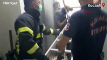Asansörde mahsur kalan 9 kişilik aile duvar kırılarak kurtarıldı