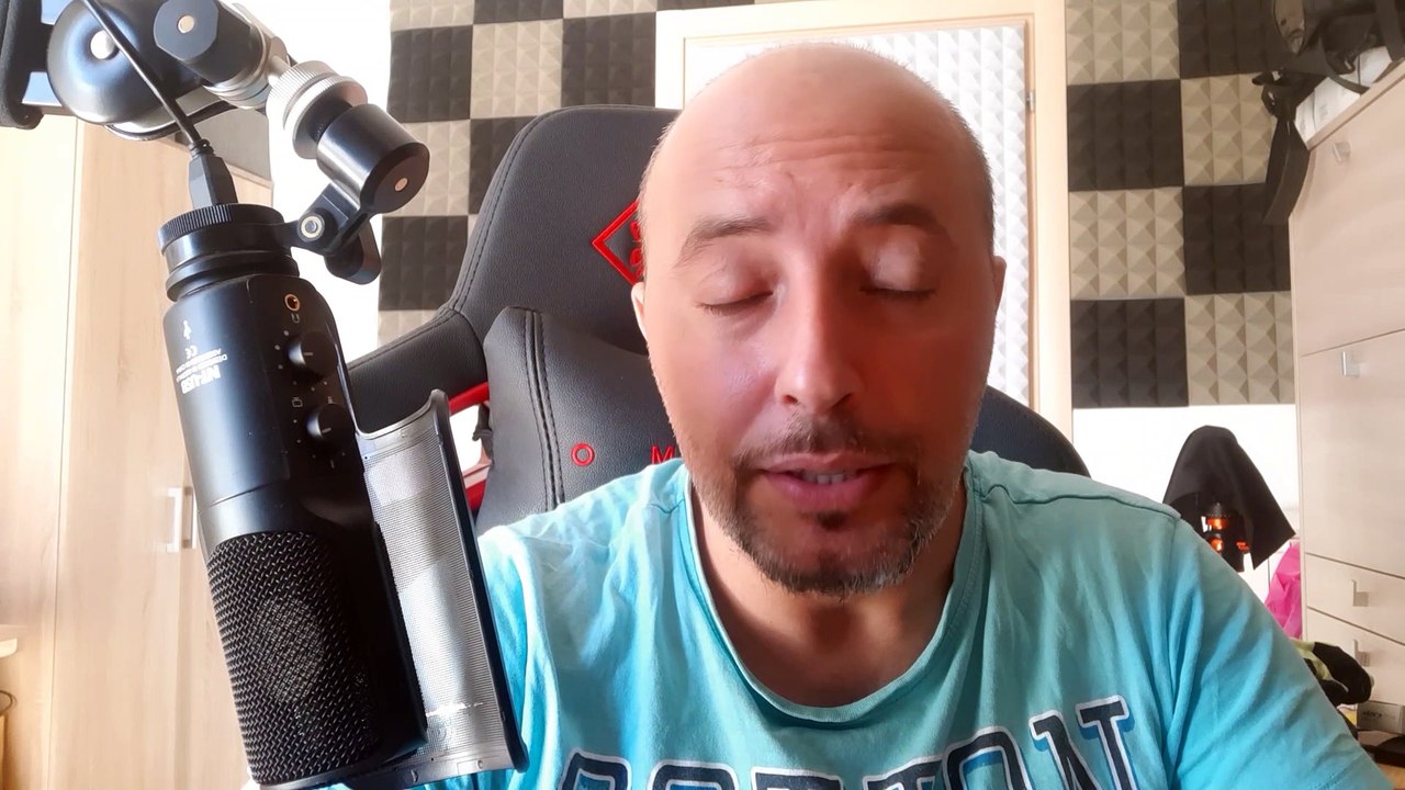 Tu sì que vales, sfida a braccio di ferro e critiche per Teo Mammuccari