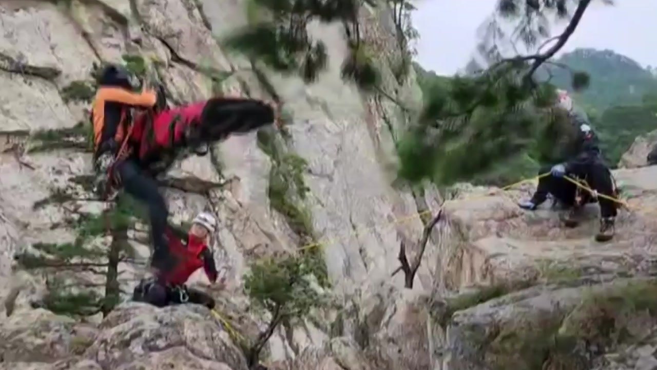 설악산 암벽 등반하다 추락해 숨져...환자 이송 구급차 '꽝' / YTN