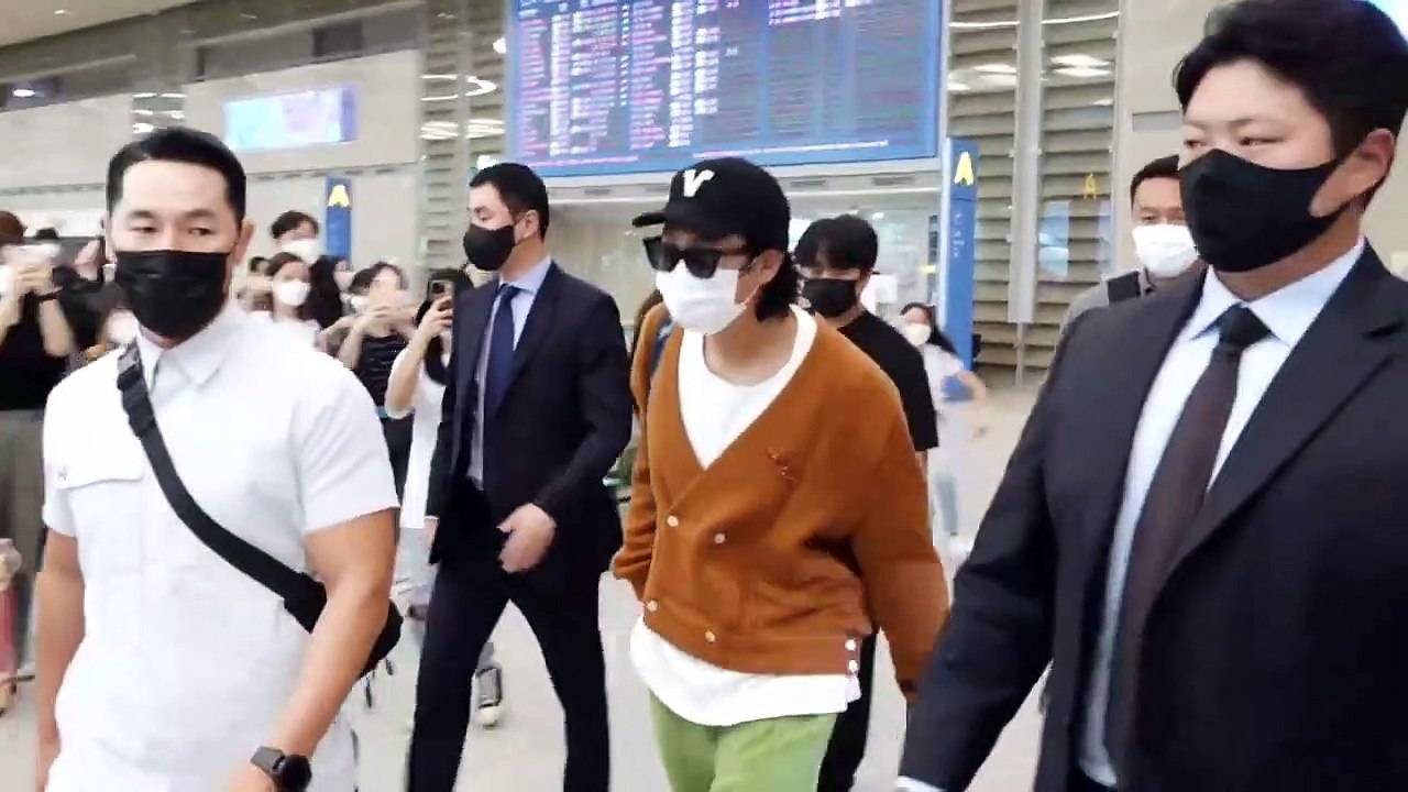 BTS RM Airport Arrival! [9-17-22]