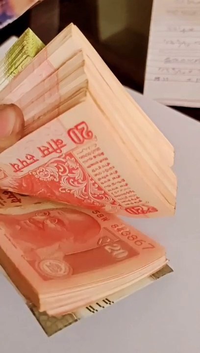 Paisa Bolta hai..
