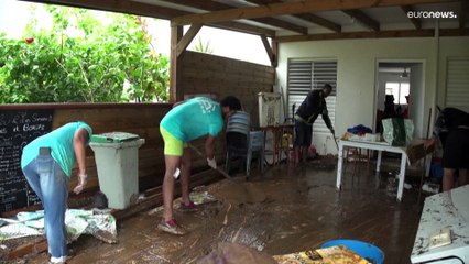 'Fiona' deja un muerto en Guadalupe y llegará a Puerto Rico convertida en huracán de categoría 1