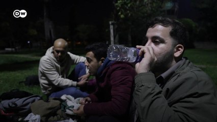 Barınamayan öğrenciler parklarda kalıyor