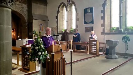 Rev Stuart Hill speaks at St Paul's in Jarrow as a service takes place for the Queen