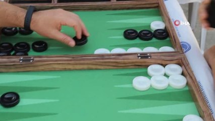 Kartal'da heyecan ve rekabetin yaşandığı Tavla Turnuvası, renkli görüntülere sahne oldu