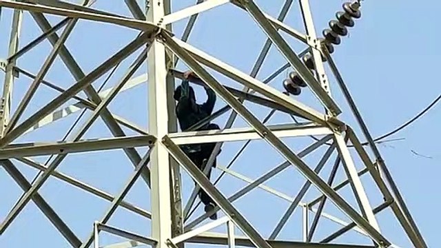 SriGanganagar बीरू की तर्ज पर नौटंकी, हाईटेंशन टावर पर ऊंचा चढ़ा प्रेमी