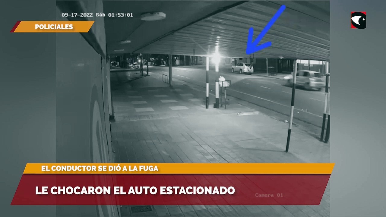 Le chocaron el auto estacionado