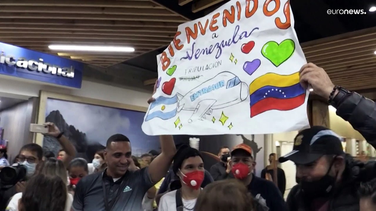 Llegan a Venezuela 12 de los 19 tripulantes del avión incautado por la Justicia Argentina