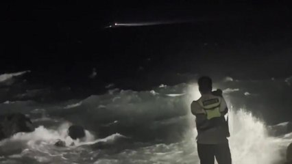 제주 해안가에서 파도 휩쓸려 실종됐다가 구조된 남성 숨져 / YTN