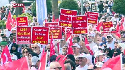 İstanbul'da LGBT'ye karşı 'Büyük Aile Buluşması': 150 STK mitinge destek verdi