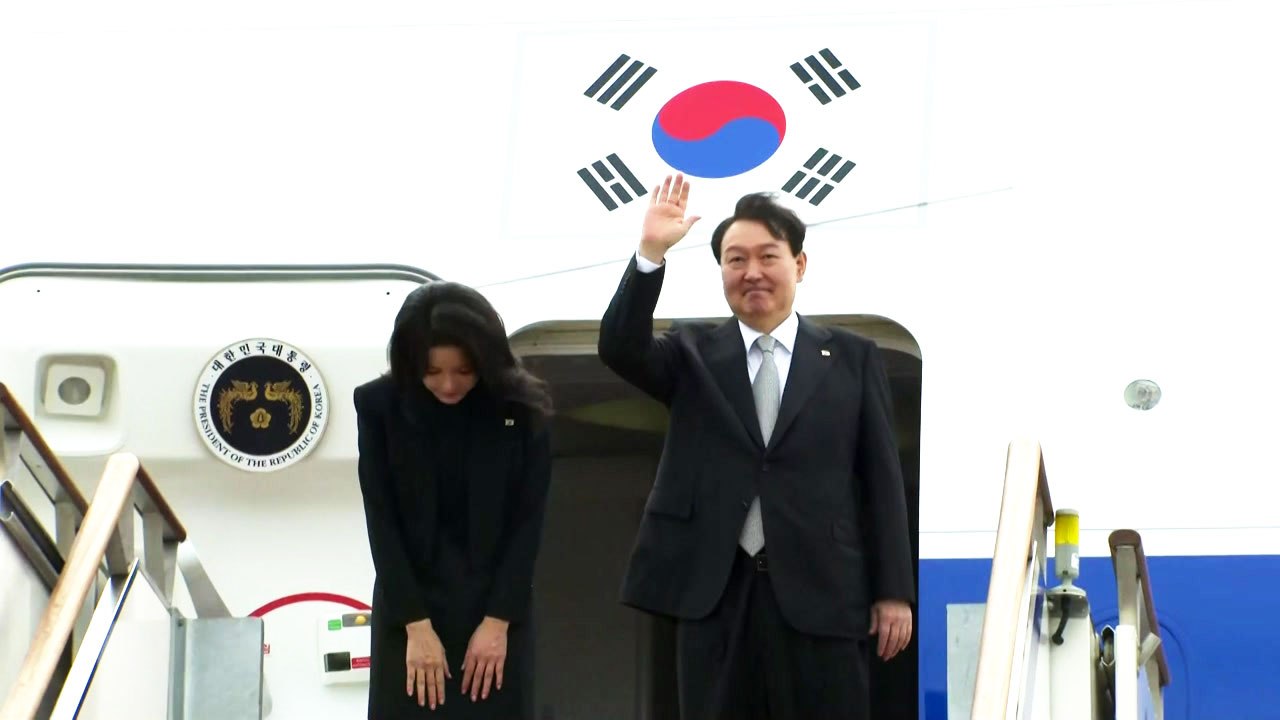 尹대통령 부부, 런던 도착...곧 국왕 주최 리셉션 참석 / YTN