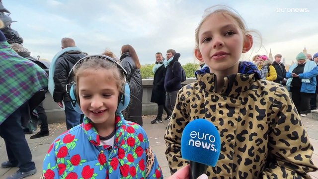 Los británicos hacen muestra de veneración, orgullo y paciencia para despedir a la reina Isabel