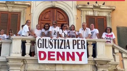Livorno, manifestazione per Denny