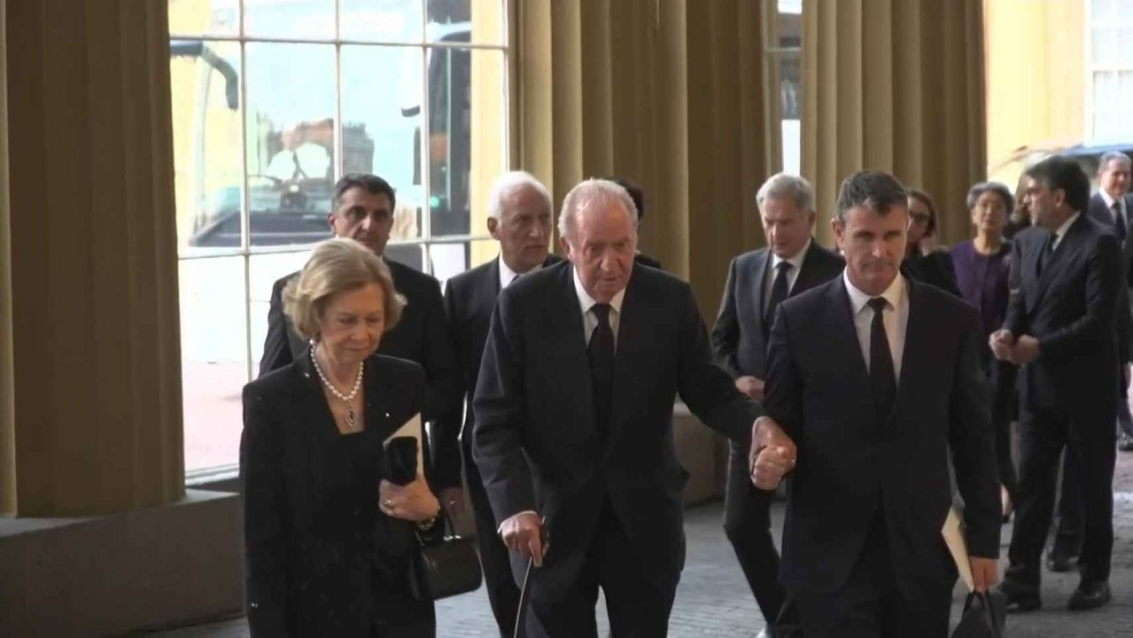 Juan Carlos y Sofía llegan a la recepción por el funeral de Isabel II. -  Vídeo Dailymotion