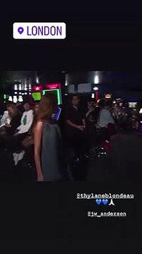 Veronika Loubry, fière de sa fille Thylane Blondeau qui a défilé à la Fashion Week de Londres le 17 septembre 2022.